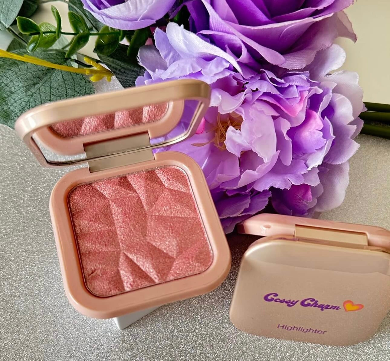 Highlighter Makeup Diamond Glow- Cessy Charm Cosmetics